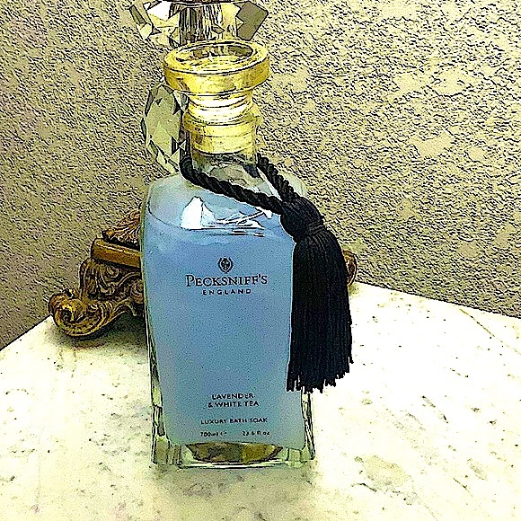 PECKSNIFF’S ENGLAND LAVENDER & WHITE TEA LUXURY BATH SOAK NEW 23.6oz GLASS - Picture 1 of 9